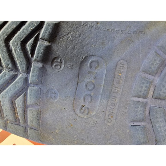 Crocs Classic Slides. Unisex Adults. Blue. Men's 10. Women's 12. - Picture 11 of 11